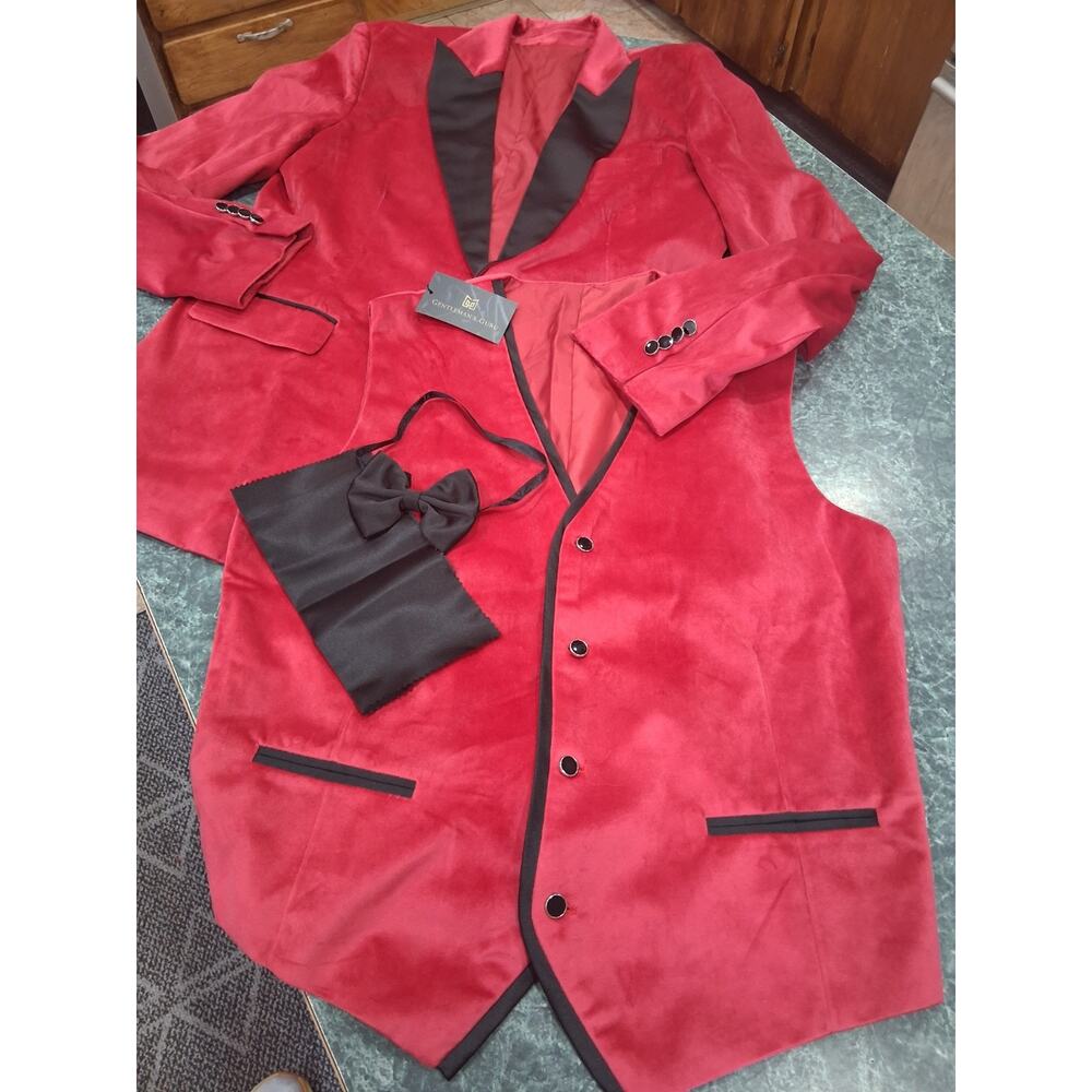 Gentlemans Guru 4pc Suit Jacket Vest Bowtie Pocket Square Red Velour Mens 44 New